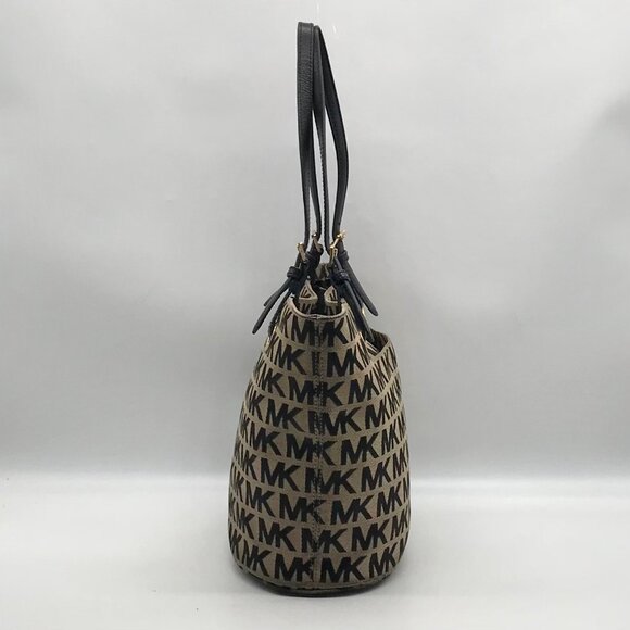 Michael Kors Beige & Black Canvas Jet Set Tote Bag - Picture 3 of 10